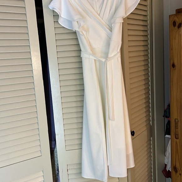 Size 16 DKNY NWOT off white midi dress. - Picture 2 of 4
